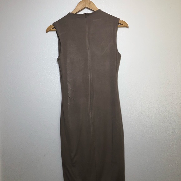 Blanc Brown Dress - Picture 4 of 7